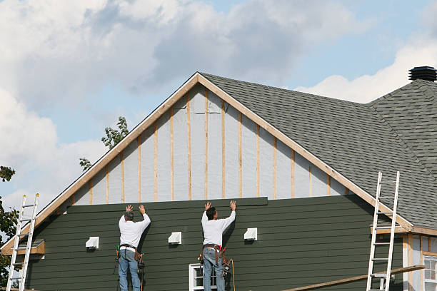 Professional Siding technician working in Lucas, TX